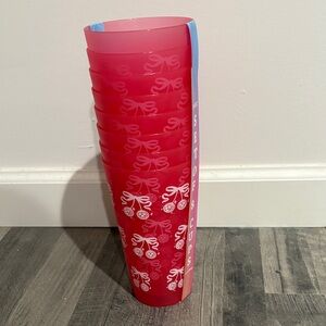 NEW- Pink Bow/ Disco Cups Set